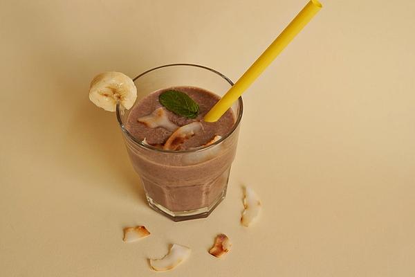 Coffee Smoothie with Banana and Coconut Milk
