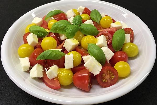 Colorful Tomato Salad with Mozzarella