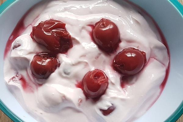Cottage Cheese with Cherries