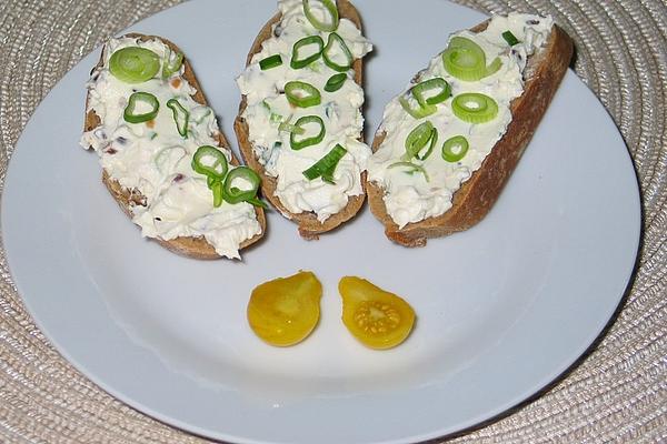 Cream Cheese Cream with Dates and Spring Onions