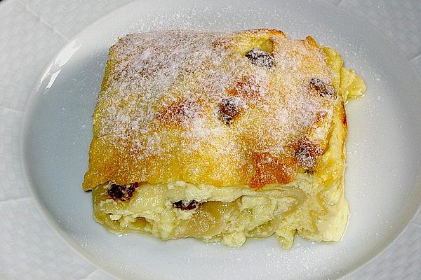 Cream Curd Strudel with Whipped Cream