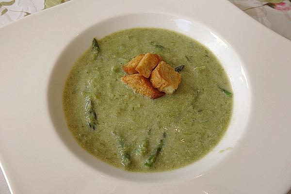 Cream Of Asparagus Soup with Bread Croutons