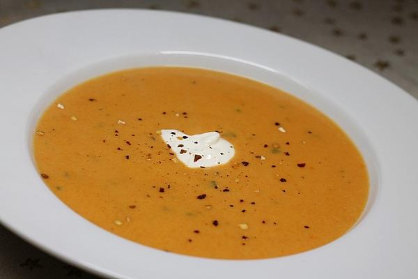 Cream Of Carrot and Chilli Soup