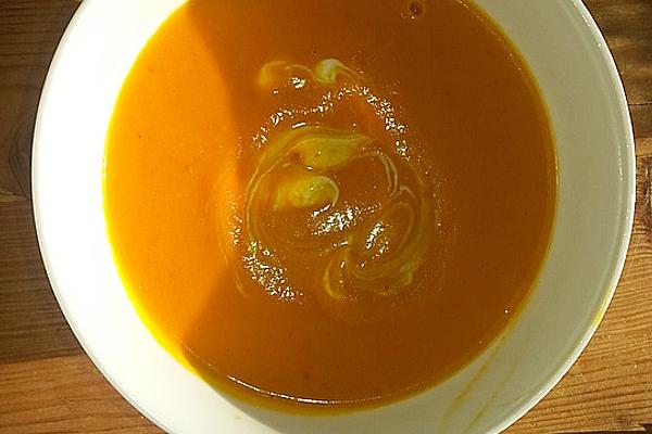 Cream Of Pumpkin Soup with Cinnamon Croutons