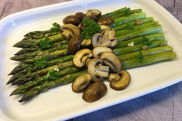 Crumbly Brown Mushrooms with Green Asparagus