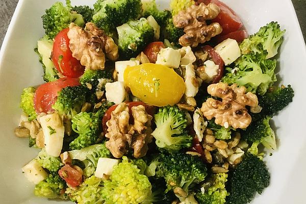 Crunchy Colorful Broccoli Salad