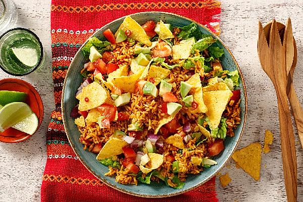 Crunchy Mexican Salad with Avocado and Chilli