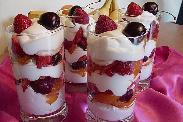 Curd Cream with Fruits