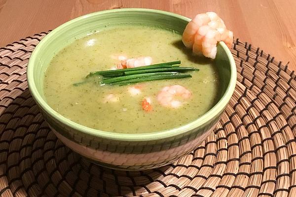 Curry Broccoli Soup with Cream Cheese and Prawns