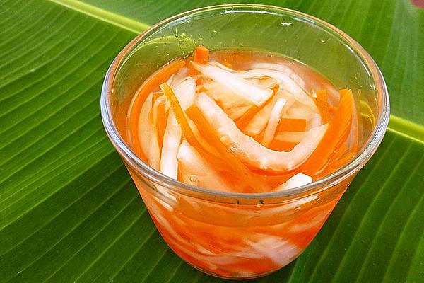 Do Chua – Pickled Radish and Carrot Strips from Vietnam