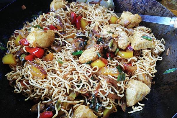 Dreadies Lemon Pepper – Coriander Turkey with Vegetables and Fried Mie Noodles
