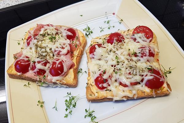 Dreadies Toasted Bread with Peppers – Chili Cream and Tomatoes