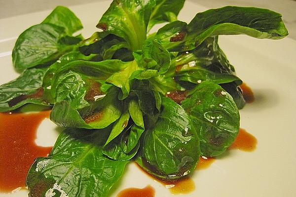 Dressing for Lamb`s Lettuce with Port Wine