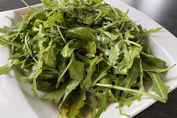 Dressing with Lamb`s Lettuce