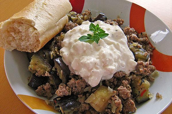 Eggplant Minced Meat Pan with Yogurt Dip