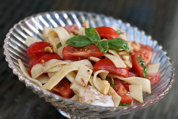 Fast Party – Pasta Salad with Tomato and Mozzarella