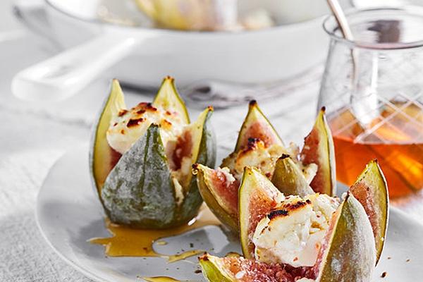 Figs with Cheese and Honey