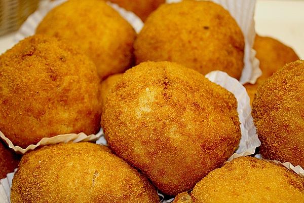 Filled and Deep-fried Sicilian Rice Dumplings