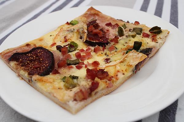 Flammkuchen with Figs, Camembert and Bacon