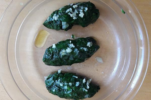 Fresh Spinach Leaves with Garlic and Olive Oil