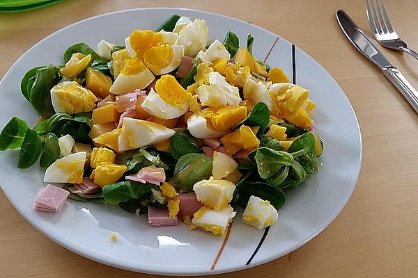 Fruity Lamb`s Lettuce with Mango and Ham