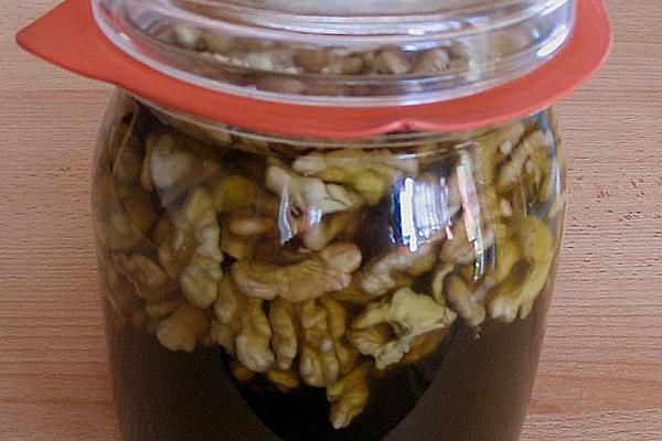 Gabi`s Spicy Walnut Liqueur