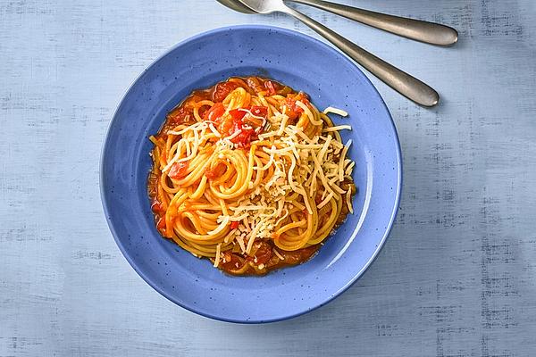 Garlic Spaghetti with Leek and Tomato