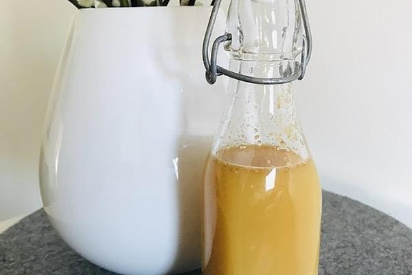 Ginger Shot with Lemon Juice and Apple