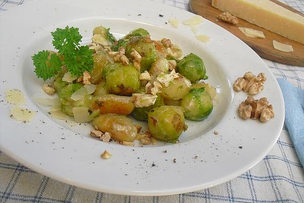 Gnocchi and Brussels Sprouts Pan with Walnuts and Gorgonzola