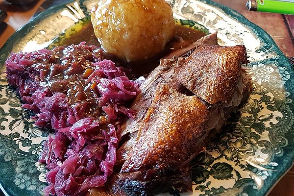 Goose Breast with Apples and Onions in Römertopf