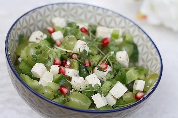 Grape – Pepper – Salad with Sheep Cheese