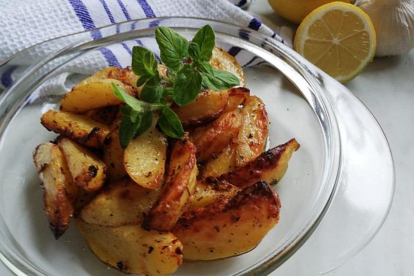 Greek Garlic Potatoes with Oregano