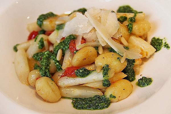 Green Asparagus with Gnocchi and Pesto