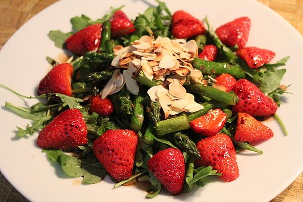 Green Asparagus with Strawberries