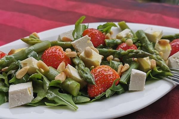 Green Asparagus with Strawberries, Rocket and Fruit Dressing