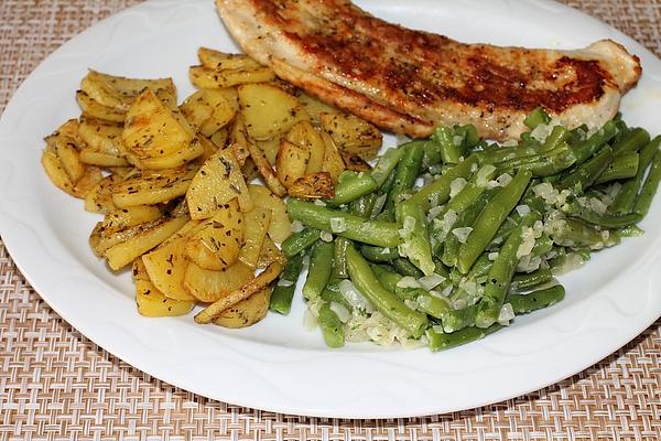 Green Beans with Onions Tossed in Butter