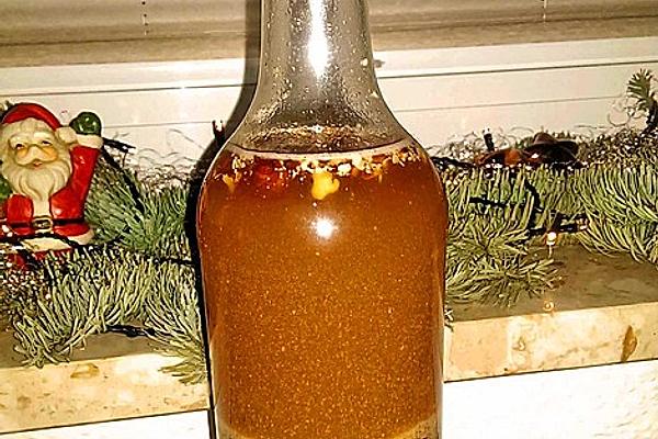 Hazelnut Liqueur Made from Fresh Hazelnuts