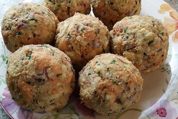 Hearty Bread Dumplings Without Milk and Egg