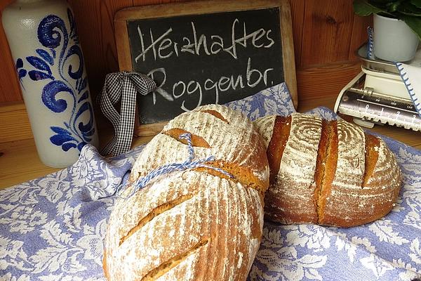 Hearty Rye Bread