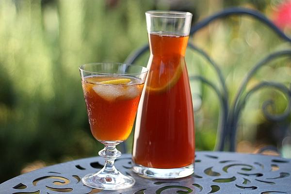 Homemade Apple Iced Tea