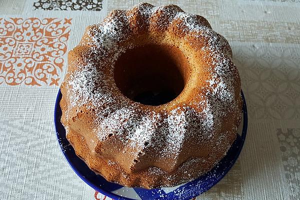 Juicy Egg Liqueur Cake