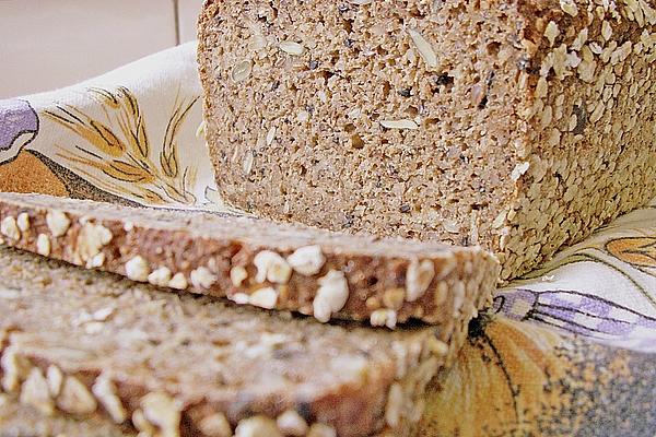 Juicy Multigrain Bread with Different Seeds