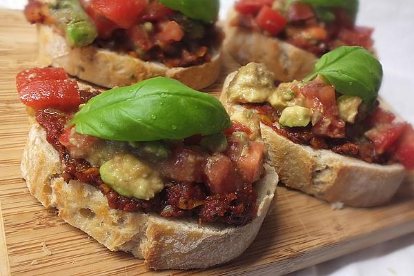 Julie`s Toast – Bruschetta with Avocado