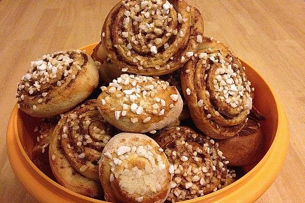 Kanelbullar (cinnamon Rolls)