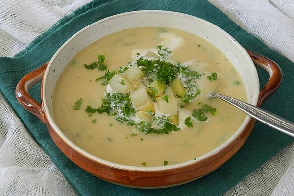 Kohlrabi Soup with Potatoes