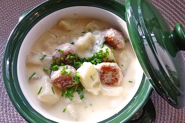 Kohlrabi Stew with Potatoes and Beef Dumplings