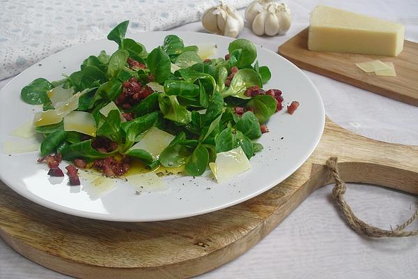 Lamb`s Lettuce with Bacon and Parmesan