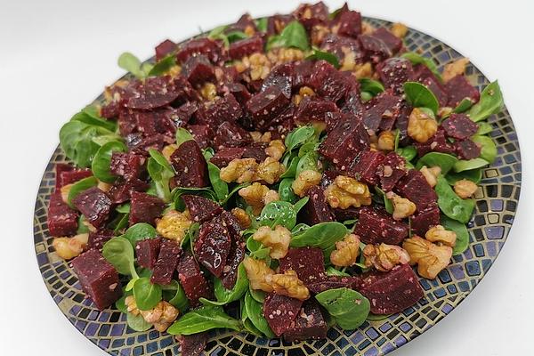 Lamb`s Lettuce with Beetroot