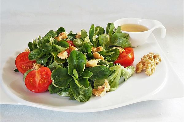 Lamb`s Lettuce with Cherry Tomato and Walnut