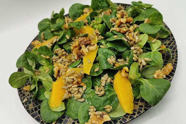 Lamb`s Lettuce with Oranges and Sunflower Seeds